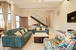 Aaramghar Stays - 4BR Pool Villa Serene II, Lonavala