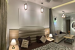 The LUX Supernova, Noida