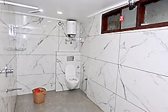 Hotel Golden By Admire Stay, Delhi