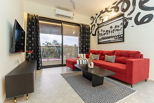 Cardinal Nest by @thekiwistays