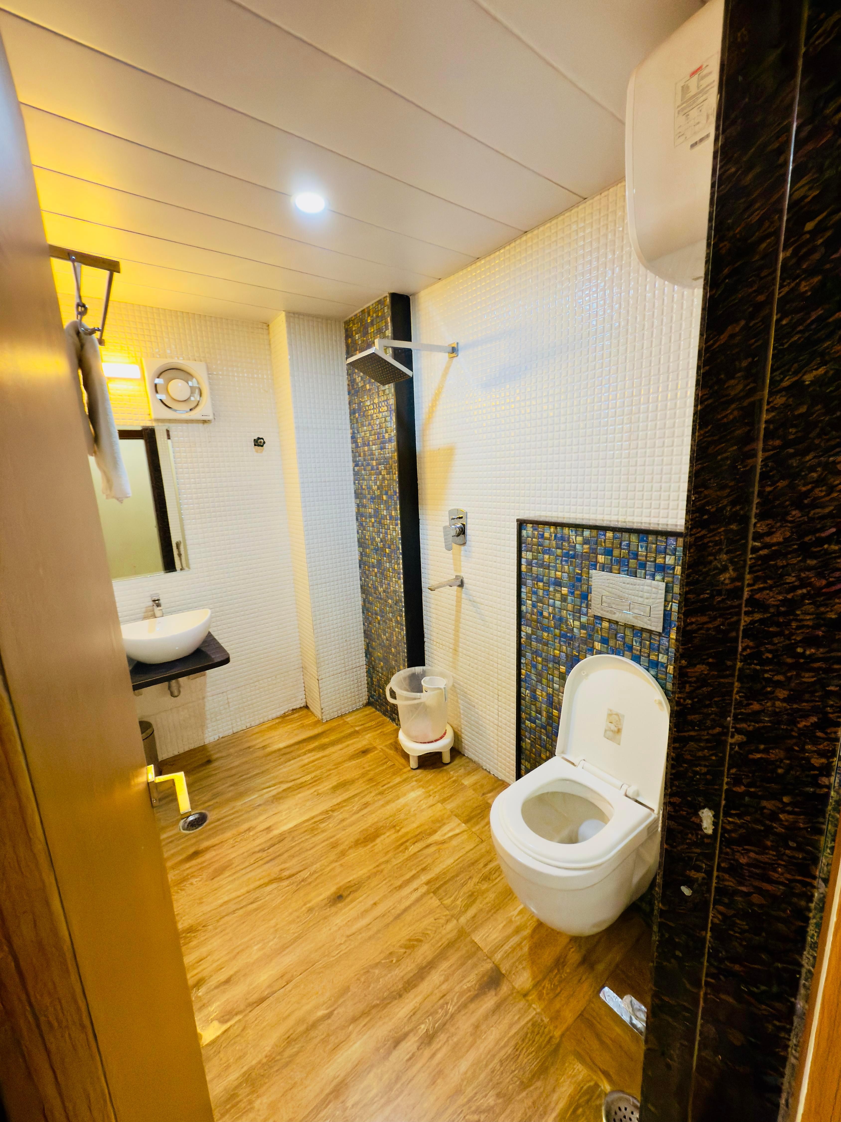 Hotel Shivalay Varanasi - Tap to explore photos