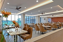 The Sonakunj Hotel, Shajapur