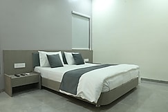 HOTEL DK ENCLAVE, Umarkhed