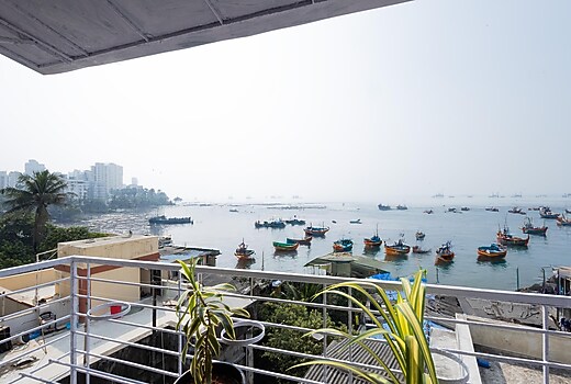Sea Facing 2BHK Apartment in Bandra