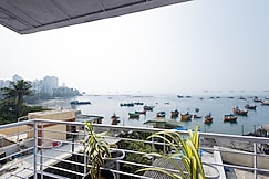 Sea Facing 2BHK Apartment in Bandra, Mumbai