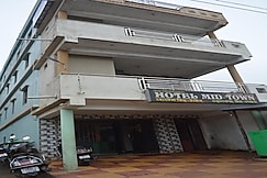 Hotel Mid Town, Daringbadi