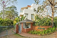 Sereno Blooms 2bhk villa w/pool & patio Assagaon, Goa