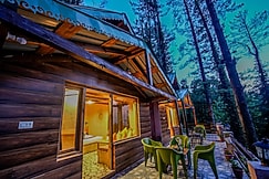 Windsor Duplex Cabin, Pangot