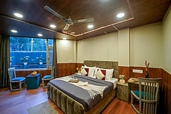 Leo - 2BHK With Jacuzzi (2.5 kms from mall road), Manali