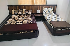 Hotel Shri Sai Aishwarya Inn, Nevasa