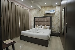 Iris Bloom, Zirakpur