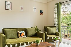 1 BR Chic Apartment  Pool  Sauna in Socorro, Goa