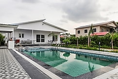 Alaya Stays Vashisht Villa | Pet-friendly 3-BHK Farmhouse With Private Pool, Noida