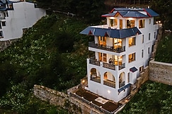 The Magnolias, Bhowali