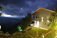 The Blissful Trails 3BR Home two in Satkhol by HomeyHuts, Mukteshwar