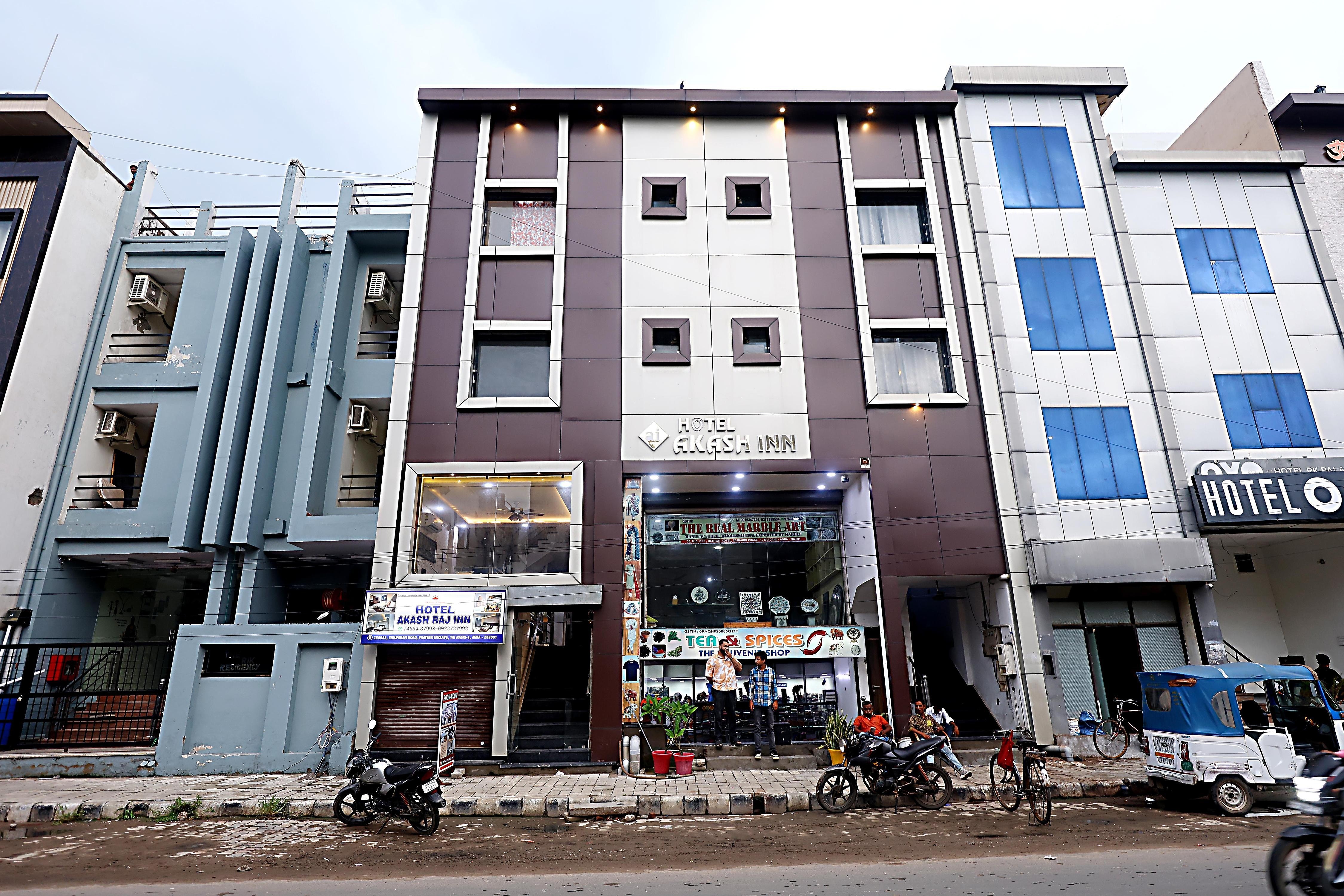 Hotel Akash Inn 300m From Taj Mahal - Tap to explore photos