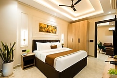 Hotel Leaf 9 Grand - Udyog Vihar, Gurgaon