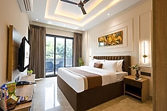 Hotel Leaf 9 Grand - Udyog Vihar, Gurgaon