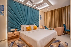 Benchmark Select, Star Square, Indore