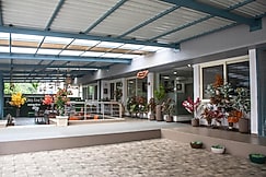 Dreams Hotel and Suites by Westbay Biz, Ganpatipule