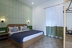 White Poppy Lake Side Hostel, Udaipur