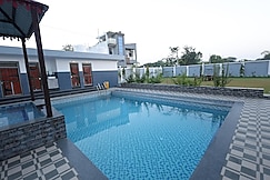 Hotel The Crystal, Udaipur