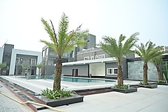 BK Garden Hotel and Resort, Dumka