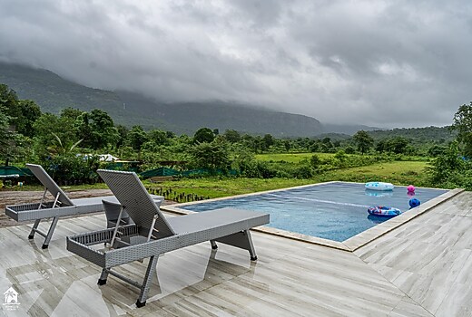 RiTaM'S by Soumil's Stays