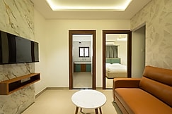 Sri Varee Residency- Near to KMCH hospital & Coimbatore Airport, Coimbatore