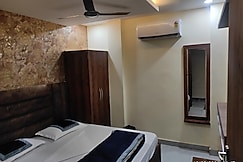 Nilkanth Paying Guest House, Varanasi