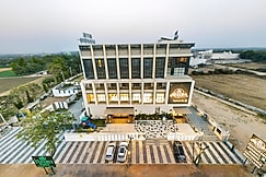 HOTEL LA ARRIBA, Mahemdavad