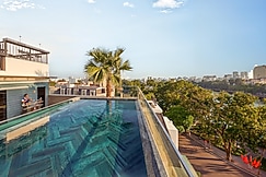 La Siesta Premium Lakeside, Hanoi