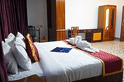 Pournamy Inn, Chenganoor