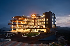 Le Crown Hotel, Vagamon
