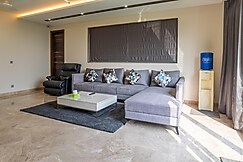 Housr Sector 41 Near Fortis Hospital, Gurgaon