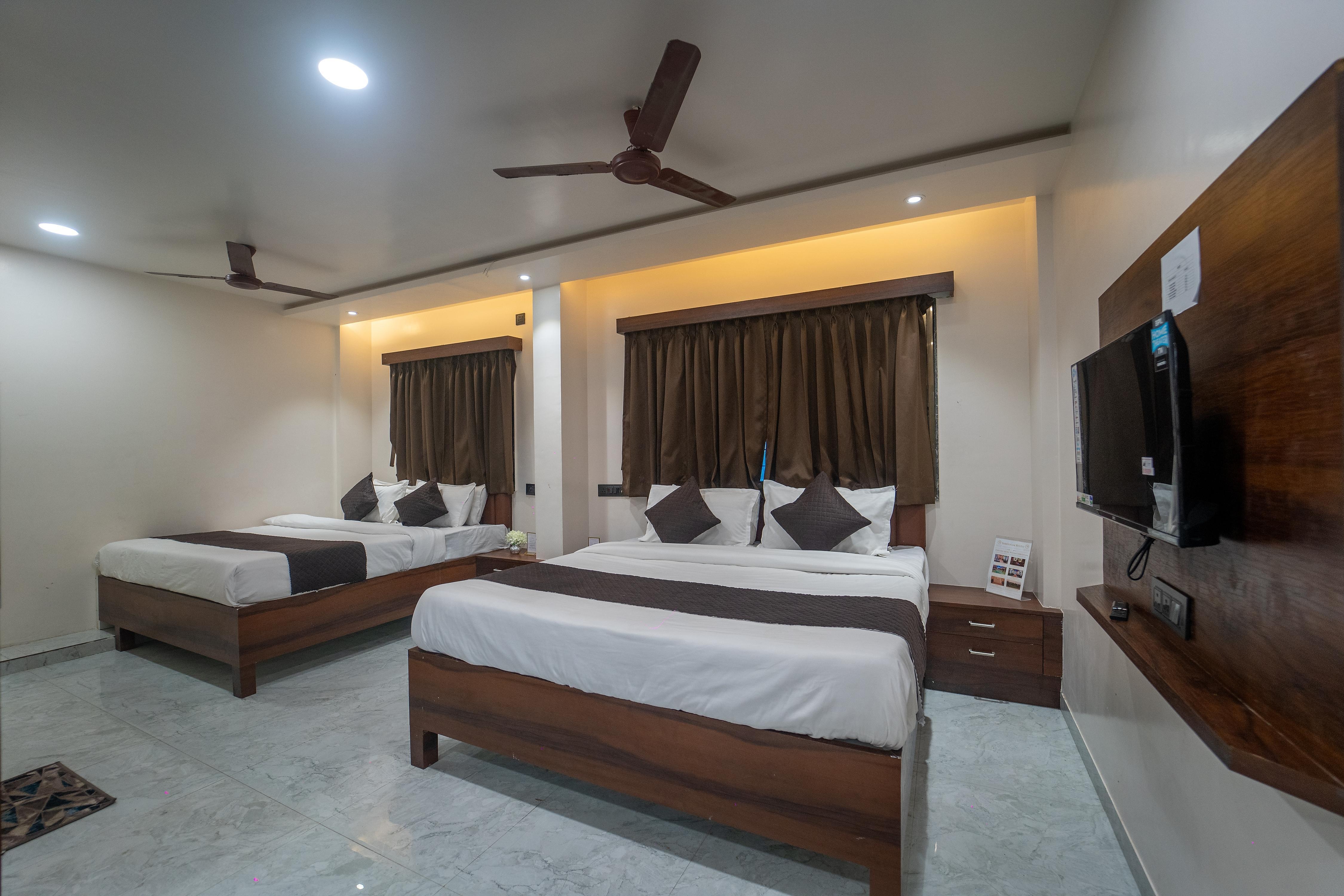 Deluxe Room with City View 1