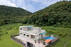 Alaya StaysThe Fernstead | Hillview 5-BHK Villa With Private Pool & Terrace, Alibaug
