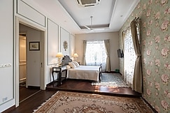 The Middleton Townhouse | Private Room in a Palatial Luxury Apartment in Park Street, Kolkata