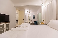 Handmade Homes: US consulate | Private Rooms in an Apartment in Park Street Area, Kolkata