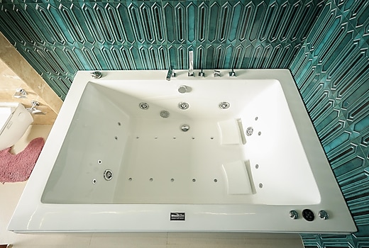The Grand Luxe 5BHK with Jacuzzi