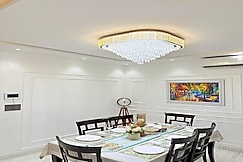 Luxury 5 bhk Diplex villa with jacuzzi, Gurgaon