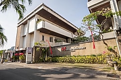 Swiss-Belcourt Sunset, Bali