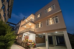 Hotel Grand Aziz, Srinagar