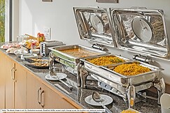 Treebo Hotel O M, Guntur