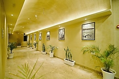 Hotel The Vibez Inn & Restaurant, Jabalpur