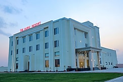 THE AURIC RESORT, Baran