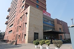 DEVENTURE HOTEL, Delhi