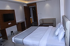 Hotel Yash Raj, Begusarai