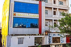 Omji Dwarika Bhawan | 2km from Ram Temple, Ayodhya