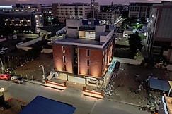 Manchester Suites, Dharapuram